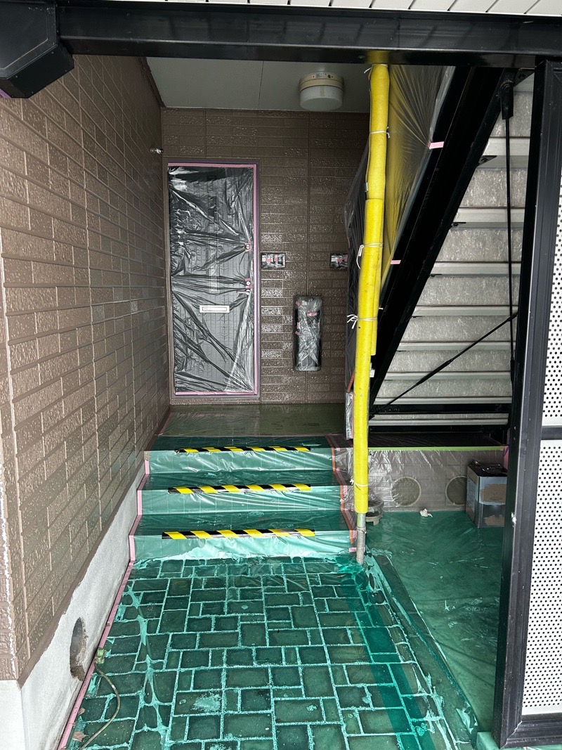 朝来市 ハイツ 階段内部 塗装